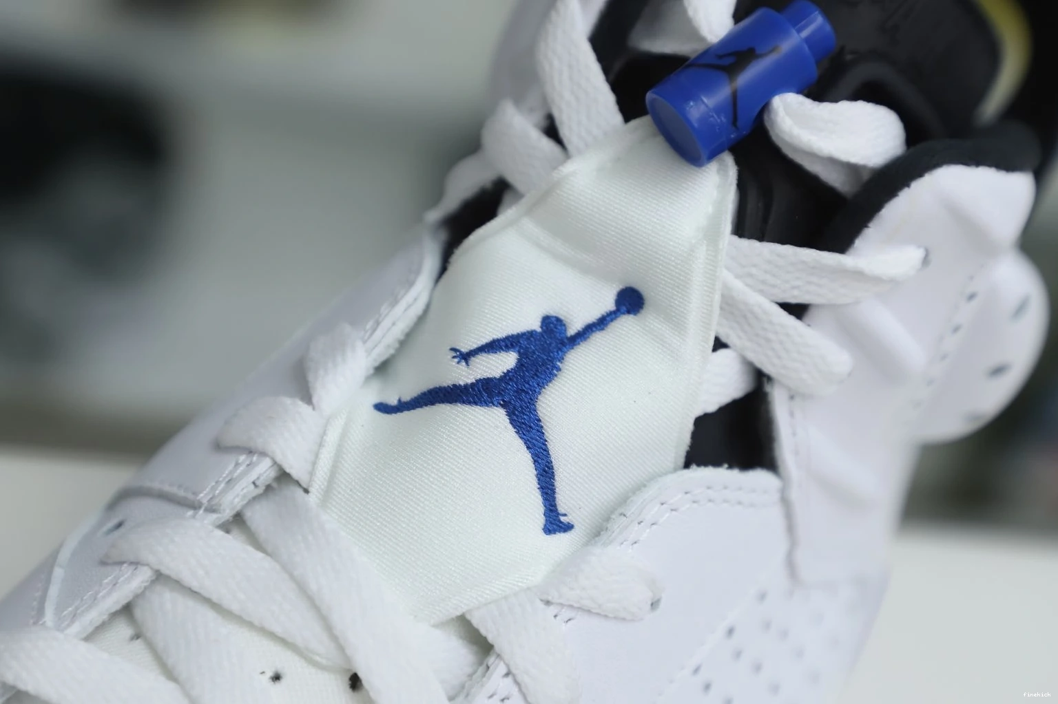 6 JORDAN RETRO SPORT AIR BLUE 0730